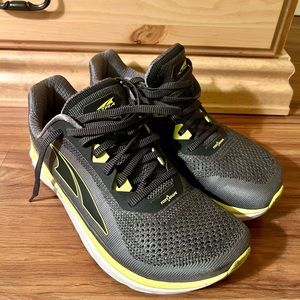 Altra Torin 4 plus Like new condition